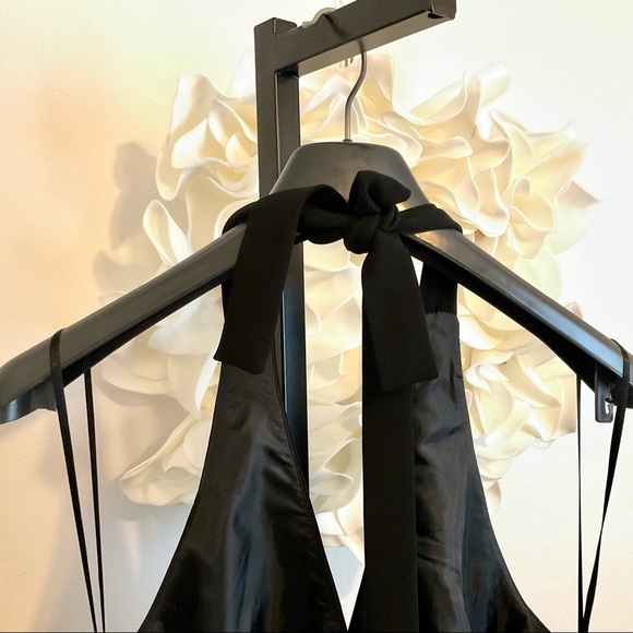 Jones New York Black “Marylin Monroe” Inspired Halter Dress - Picture 3 of 8